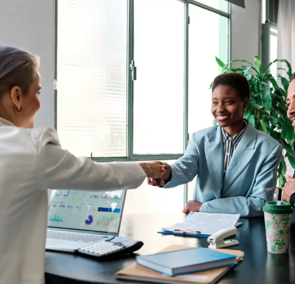 How to Pick the Right Financial Advisor as a Working Professional Looking for Additional Income Streams